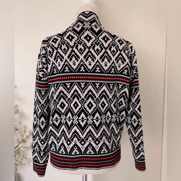 TAHARI Patterned Mock Turtleneck - Picture 5 of 10